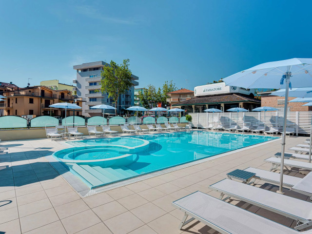 media.gallery_piscina-hotel-san-giorgio-cesenatico-(56)