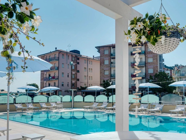 media.gallery_piscina-hotel-san-giorgio-cesenatico-(60)