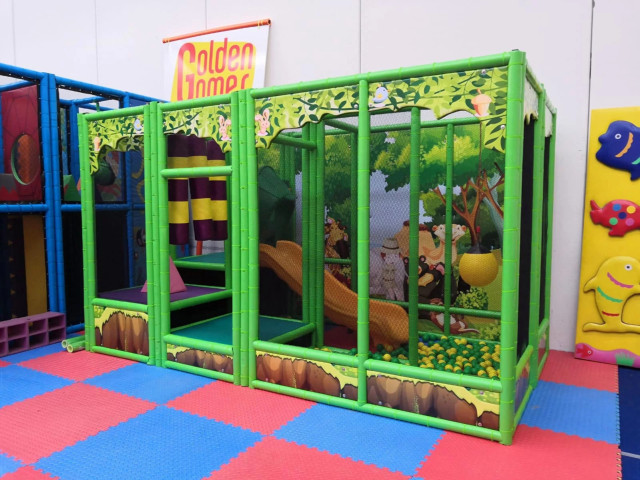 media.gallery_PlaygroundPS04M-3